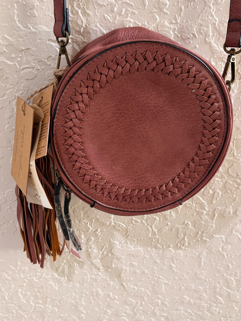 The Suzie classic crossbody round bag color nude NWT adj. strap boho style - Picture 4 of 10